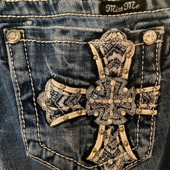 Miss me relaxed low rise bootcut jeans size 27 inseam 34 with rhinestone crosses - Picture 7 of 9